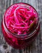Краснокочанная капуста маринованная