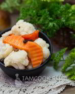 Маринованная цветная капуста с овощами