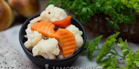 Маринованная цветная капуста с овощами