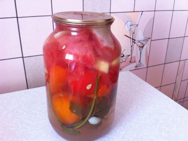 Рецепт маринованных арбузов с помидорами