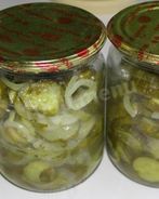 Маринованные огурцы с луком на зиму