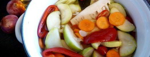 овощи, маринованные с яблоком и корицей. Шаг 3