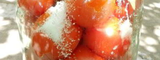 помидоры маринованные с листьями малины. Шаг 4