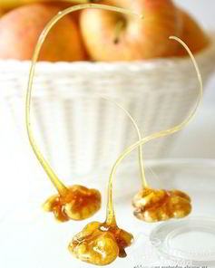 Орехи в карамели