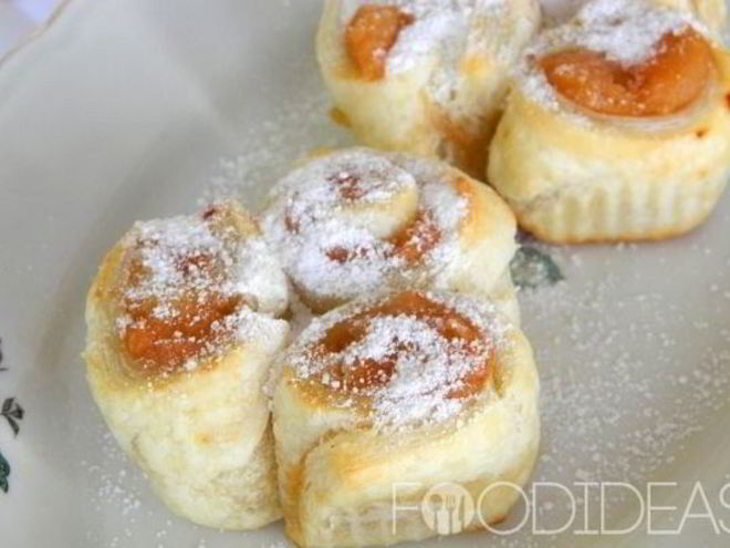 Рецепт булочек из слоеного теста с повидлом