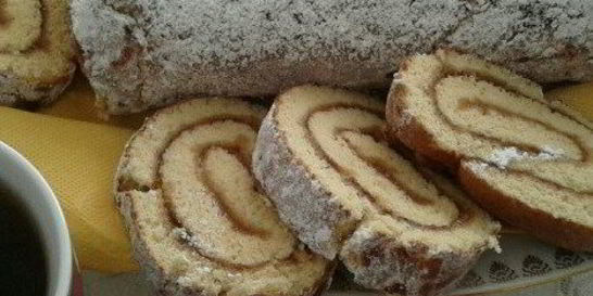 Рулет с яблочным повидлом