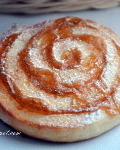 Вертушки из творожного теста с яблочным повидлом