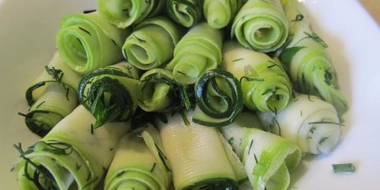 Быстрые малосольные кабачки