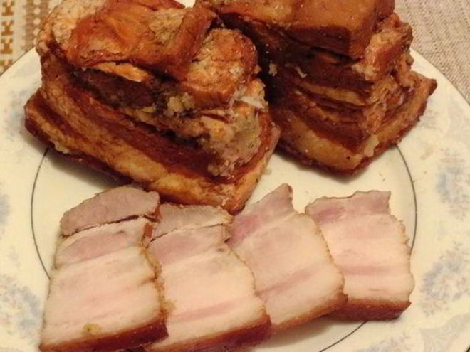 Рецепт домашнего сала с чесноком в луковой шелухе