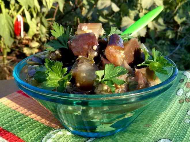 Рецепт малосольных баклажанов с чесноком