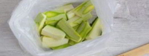 малосольные овощи в пакете. Шаг 4