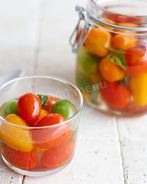 Малосольные помидоры черри