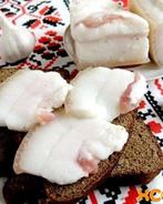 Сало в рассоле в банке