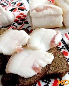 Сало в рассоле в банке