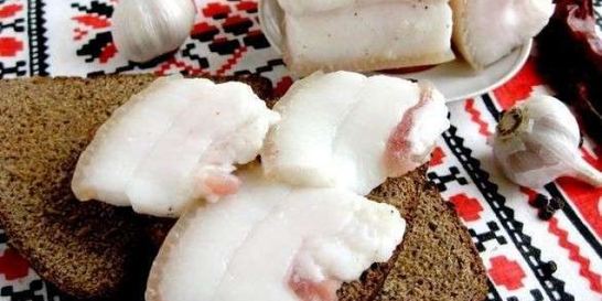 Сало в рассоле в банке