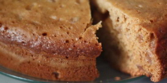 Бисквит с вареньем в мультиварке