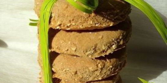 Коржики на сыворотке с вареньем