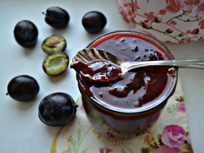 Рецепт сливового варенья с бананом и грецкими орехами
