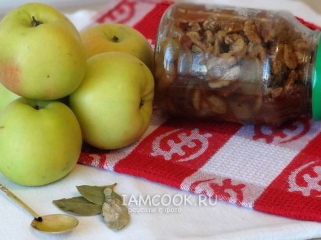 Рецепт яблочного варенья с грецкими орехами