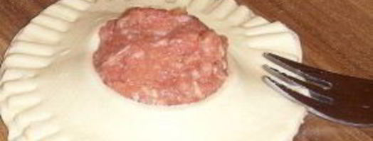 беляши из слоеного теста. Шаг 4