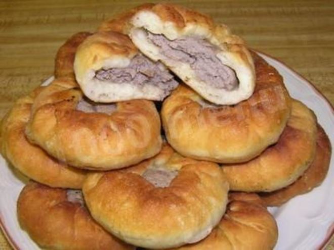 Рецепт простых беляшей с мясом на дрожжах