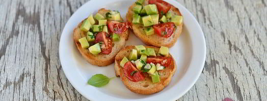 брускетта с авокадо и помидорами черри. Шаг 6