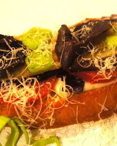 Брускетта с базиликом и овощами