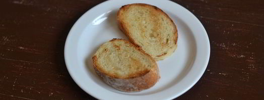 брускетта с фетой, базиликом и овощами. Шаг 5