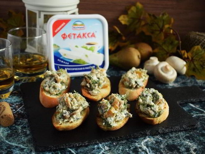 Рецепт брускетты с грибами и грушей