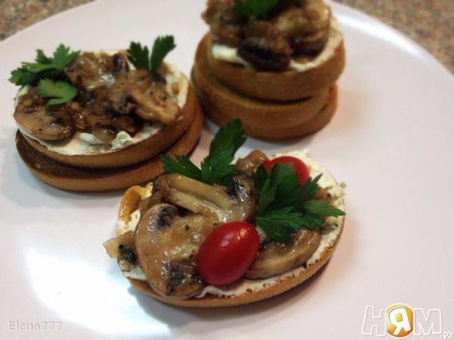 Рецепт брускетты с грибами и козьим сыром