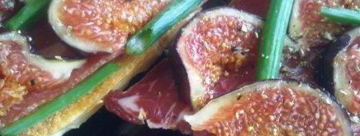 брускетта с инжиром и пармской ветчиной. Шаг 8