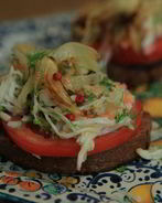 Брускетта с крабами