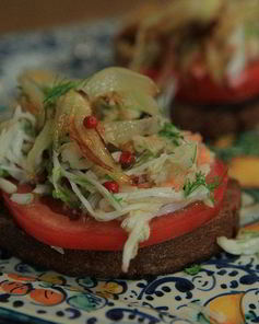 Брускетта с крабами