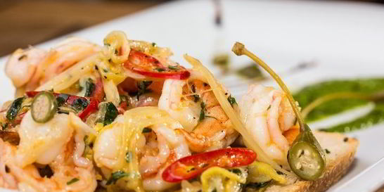 Брускетта с креветками