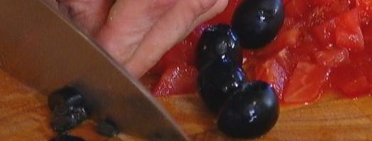 брускетта с моцареллой, помидорами и базиликом. Шаг 5