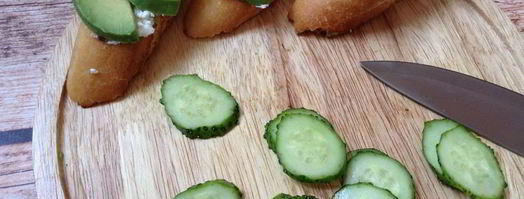 брускетта с огурцом и авокадо. Шаг 5