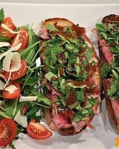 Брускетта с ростбифом