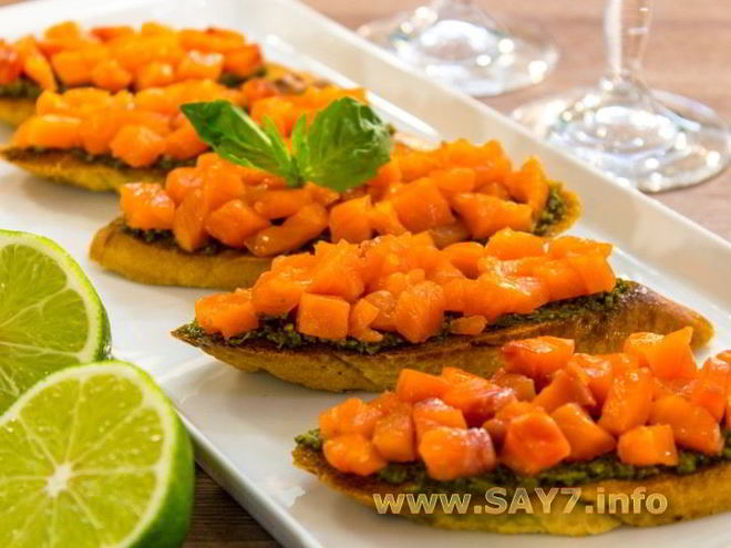 Рецепт брускетты с семгой и песто