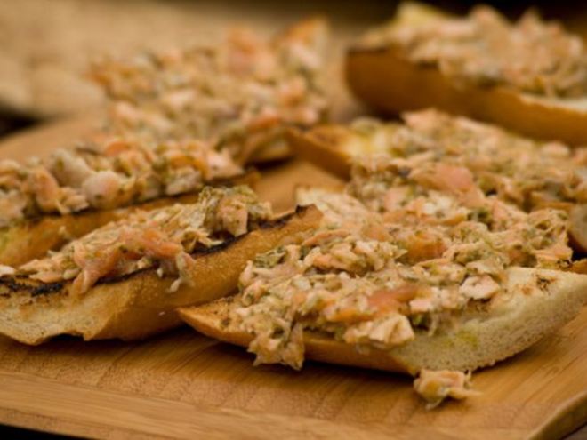 Рецепт брускетты с семгой