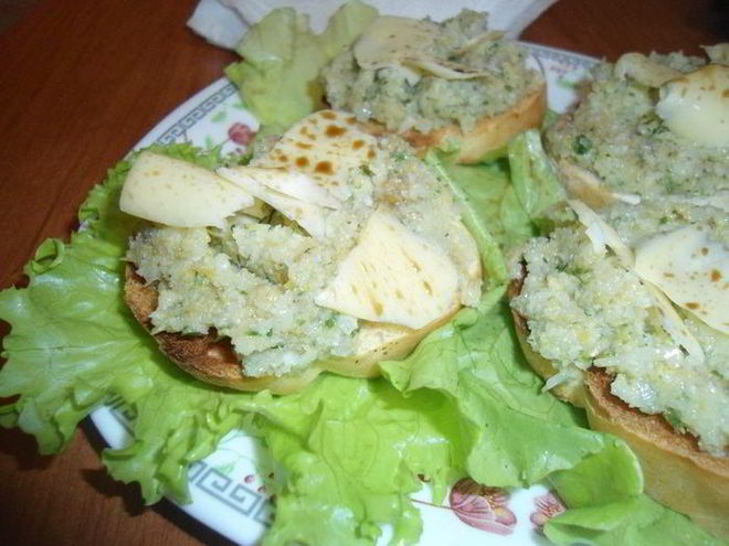 Рецепт брускетты с тапенадом из цветной капусты