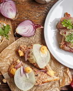 Брускетта с тунцом