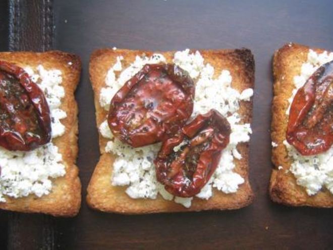 Рецепт брускетты с вялеными томатами