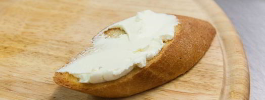 брускетты с клубникой и маскарпоне. Шаг 8