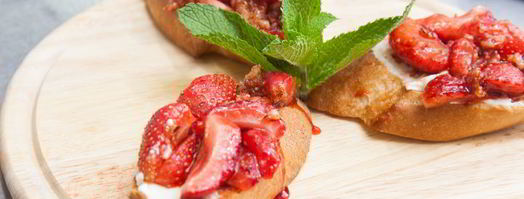 брускетты с клубникой и маскарпоне. Шаг 9