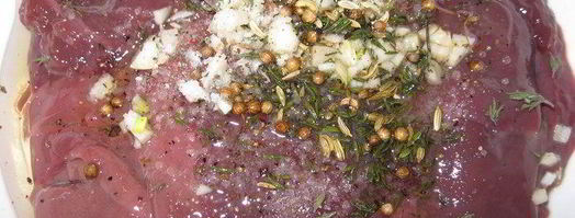 брускетты с печенью кролика и винным соусом на кукурузном хлебе. Шаг 3