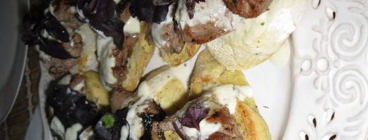 брускетты с печенью кролика и винным соусом на кукурузном хлебе. Шаг 6