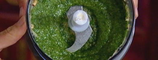 горячий бутерброд с моцареллой, шпинатом и соусом песто. Шаг 5