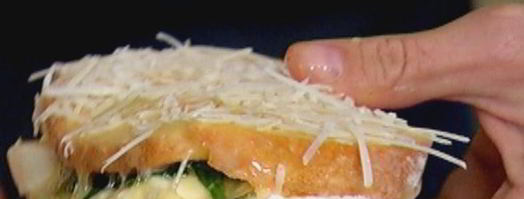 горячий бутерброд с моцареллой, шпинатом и соусом песто. Шаг 9