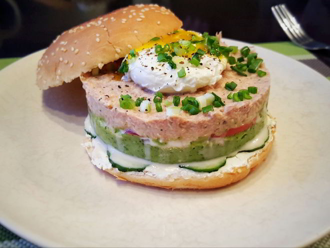 Рецепт бургера с тунцом и гуакамоле