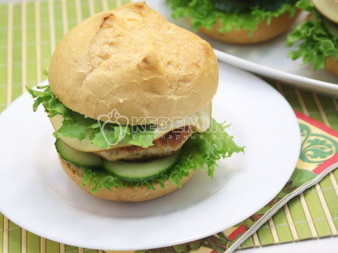 Рецепт домашних гамбургеров с куриной котлетой